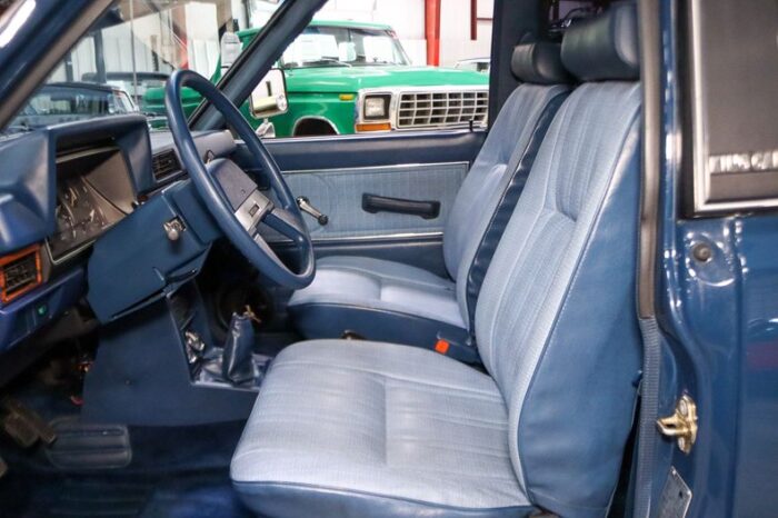 Nissan King Cab 4x4 1986 - Image 19