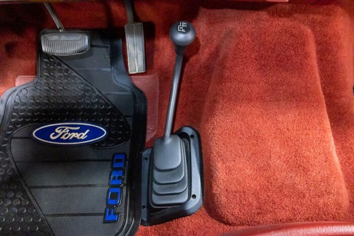 Ford Bronco XLT 1990 - Image 18