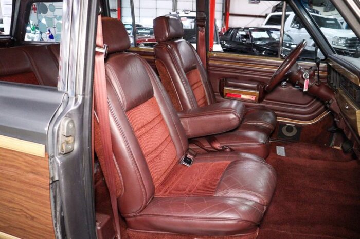 Jeep Grand Wagoneer 1990 - Image 23