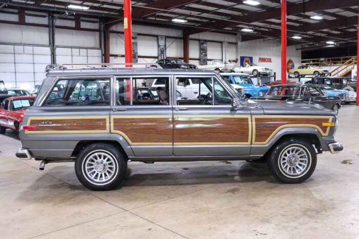Jeep Grand Wagoneer 1990 - Image 6