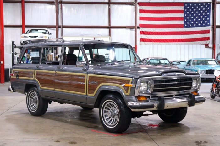 Jeep Grand Wagoneer 1990
