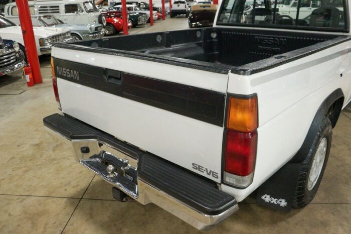Nissan King Cab SE V6 1993 - Image 11