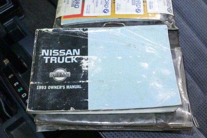 Nissan King Cab SE V6 1993 - Image 27