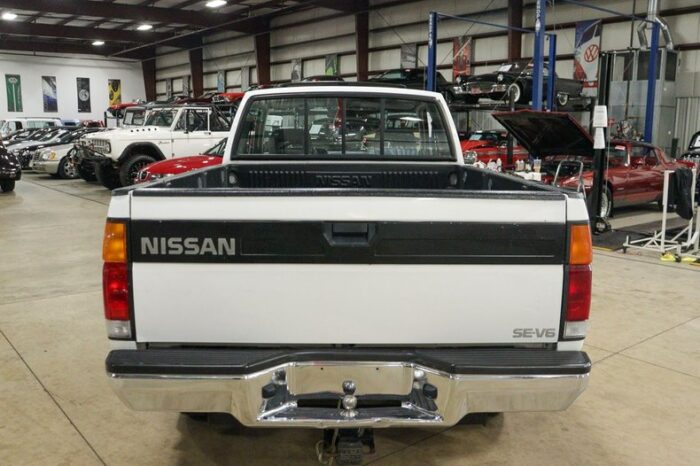 Nissan King Cab SE V6 1993 - Image 4
