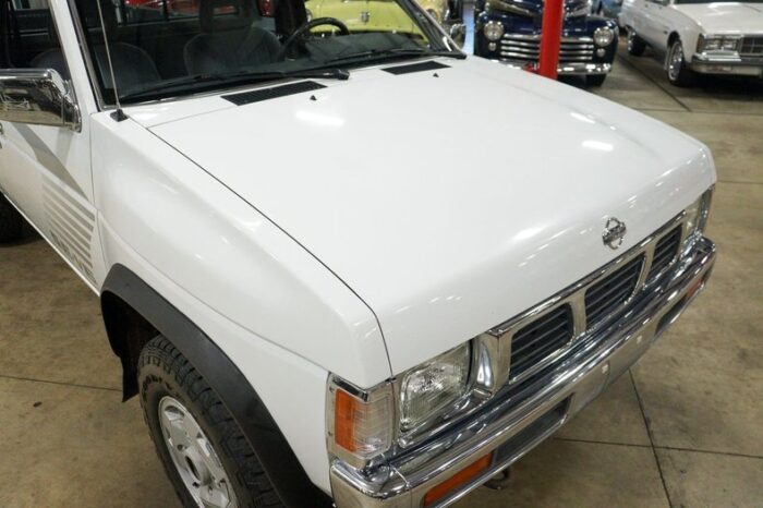 Nissan King Cab SE V6 1993 - Image 9