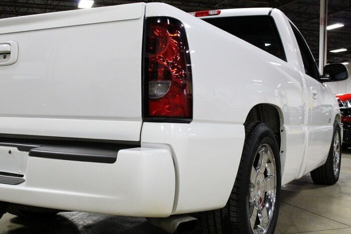 Chevrolet Silverado 2004 - Image 12