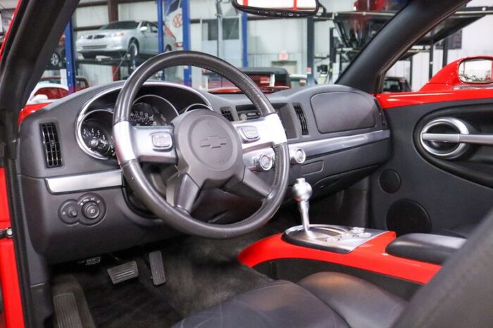 Chevrolet SSR 2004 - Image 18