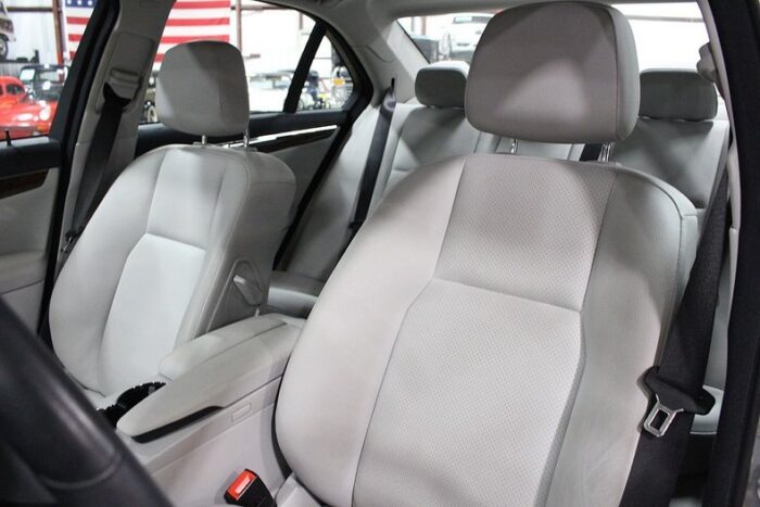 Mercedes-Benz C300 2009 - Image 13