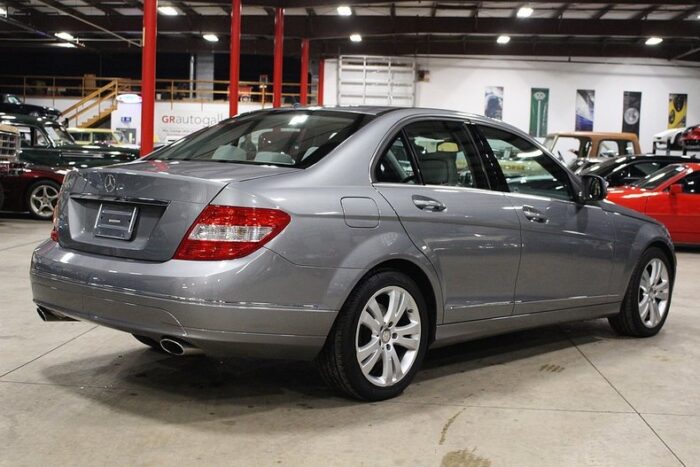 Mercedes-Benz C300 2009 - Image 5
