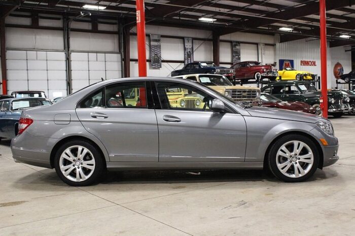 Mercedes-Benz C300 2009 - Image 6