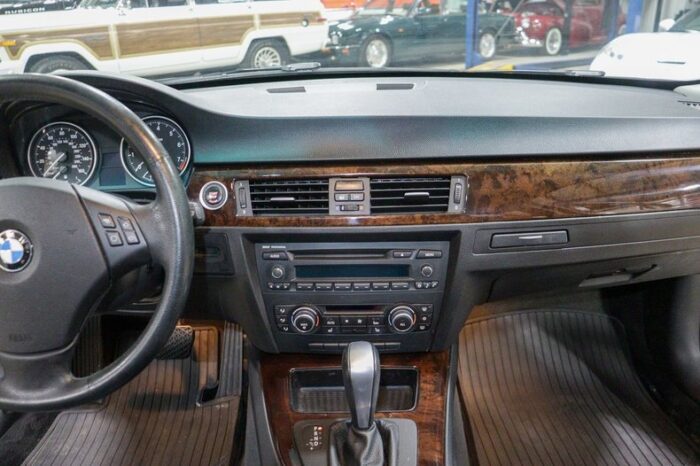 BMW 328I 2010 - Image 14