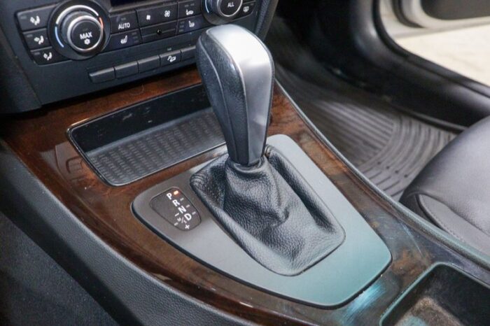 BMW 328I 2010 - Image 15
