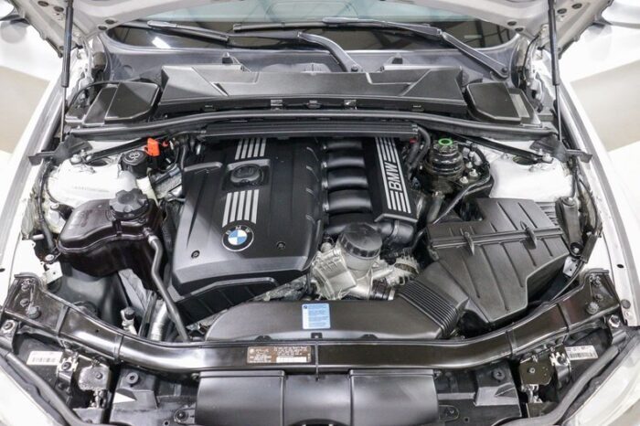 BMW 328I 2010 - Image 17