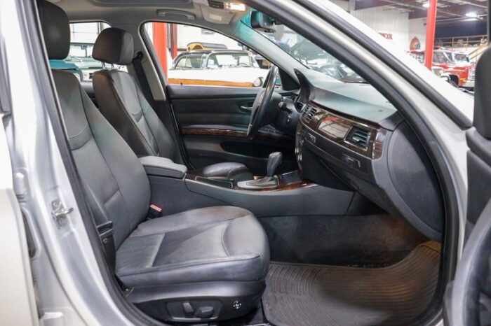 BMW 328I 2010 - Image 21