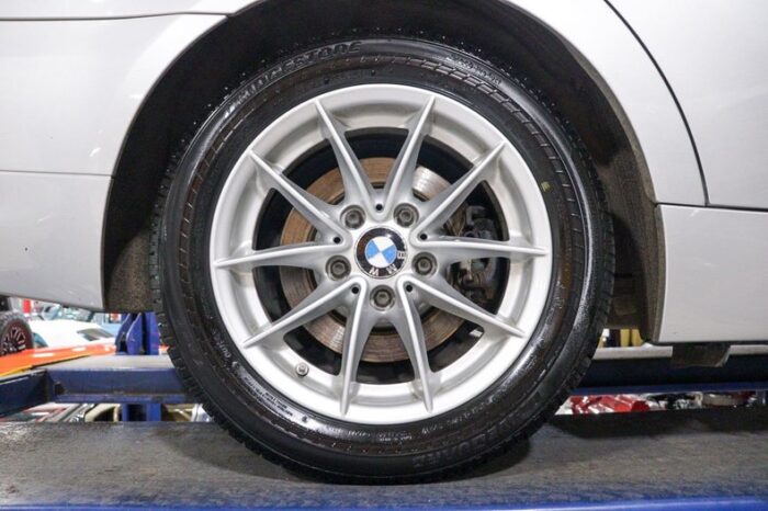 BMW 328I 2010 - Image 28