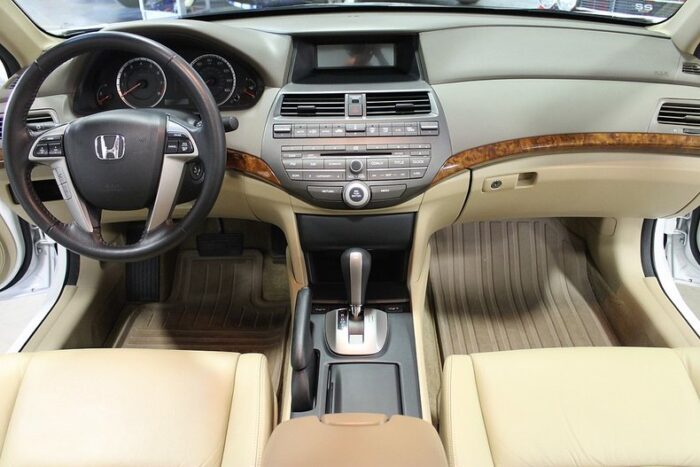 Honda Accord EX-L 2010 - Image 15