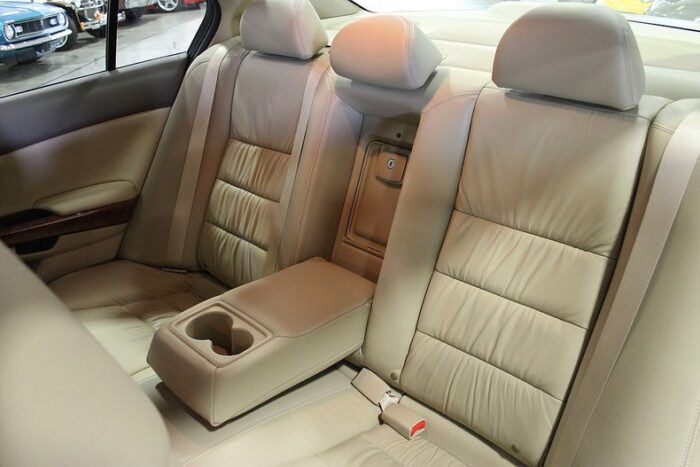 Honda Accord EX-L 2010 - Image 16