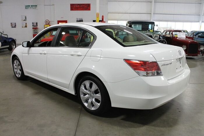 Honda Accord EX-L 2010 - Image 3