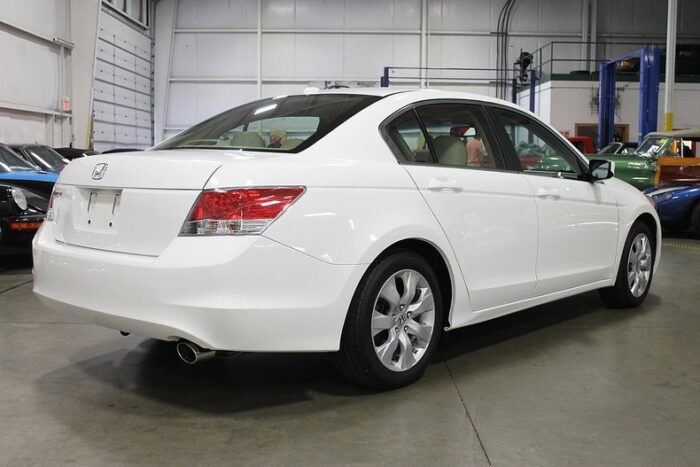 Honda Accord EX-L 2010 - Image 5