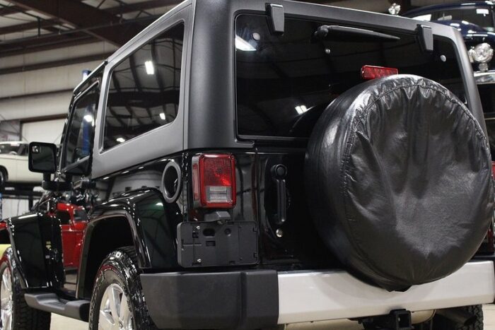 Jeep Wrangler Sahara 2012 - Image 20