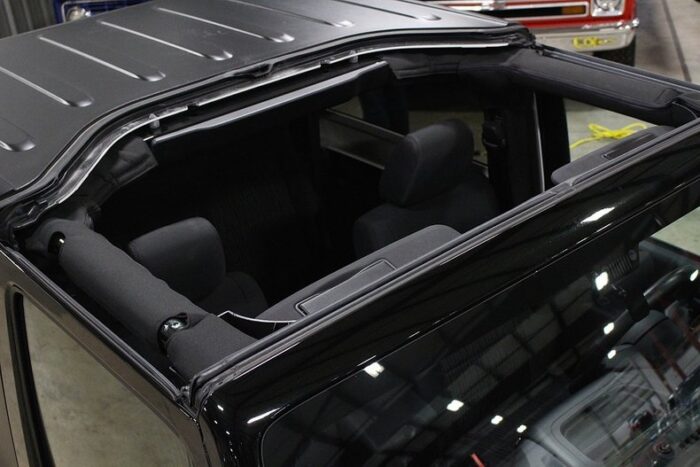 Jeep Wrangler Sahara 2012 - Image 9
