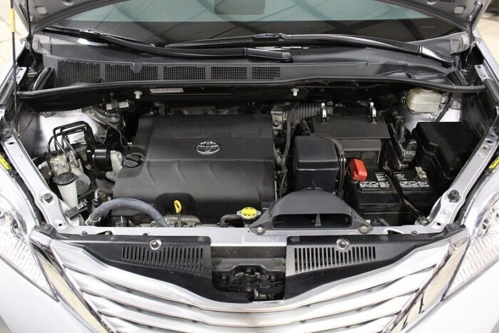 Toyota Sienna 2012 - Image 14