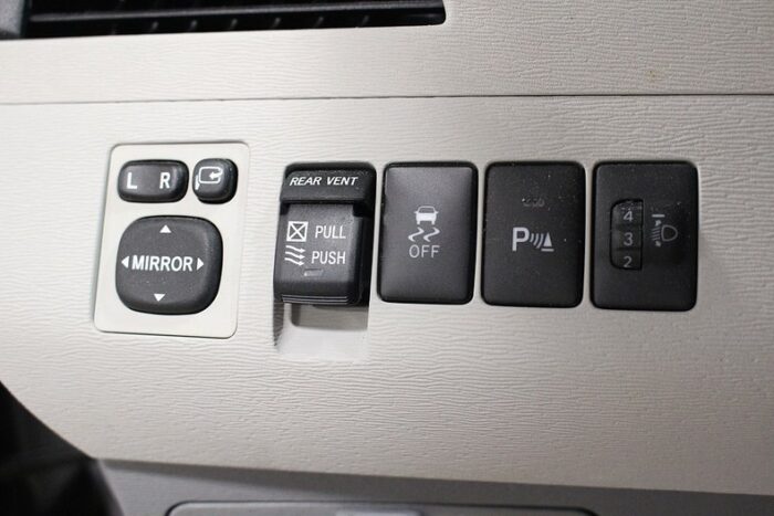 Toyota Sienna 2012 - Image 22