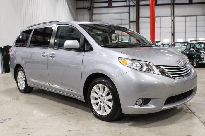 Toyota Sienna 2012 - Image 7