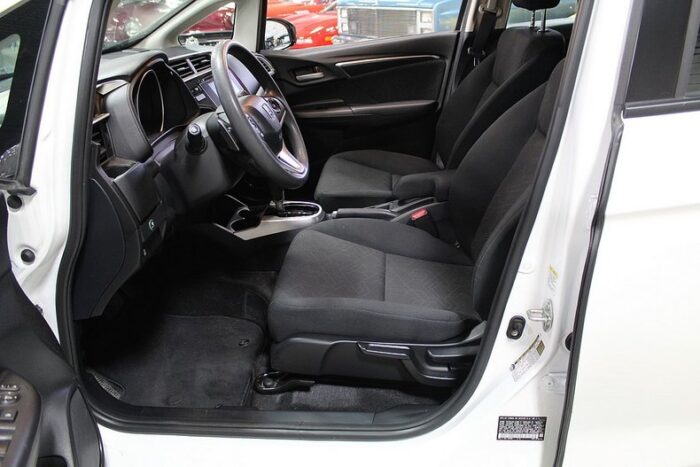 Honda Fit EX 2015 - Image 13