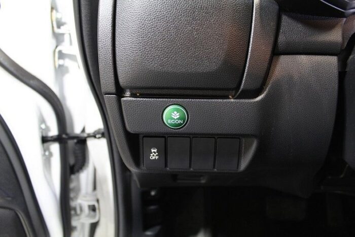 Honda Fit EX 2015 - Image 17