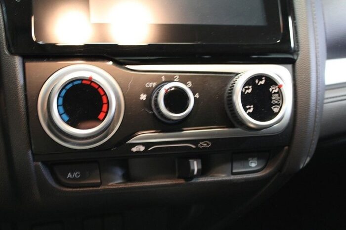 Honda Fit EX 2015 - Image 19