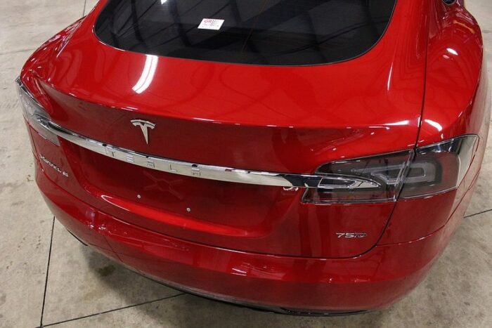 Tesla Modelo S 2016 - Image 11