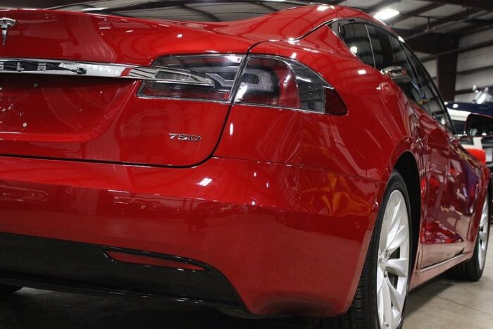 Tesla Modelo S 2016 - Image 15