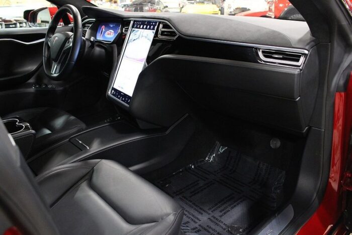 Tesla Modelo S 2016 - Image 18