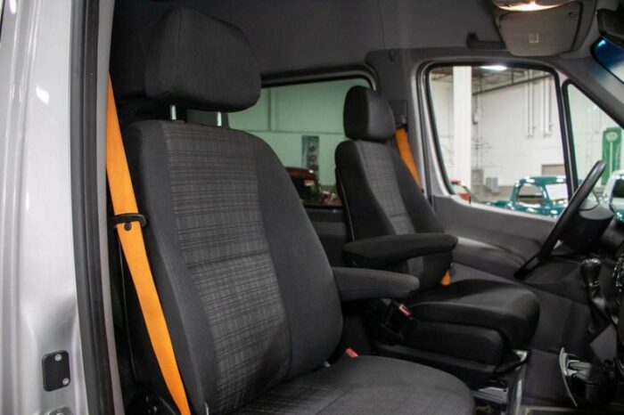 Mercedes-Benz Sprinter Crew 2500 2017 - Image 13
