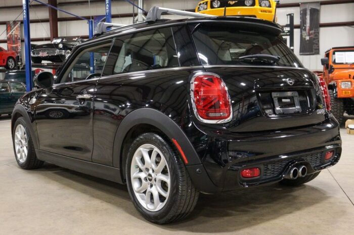Mini Cooper S 2019 - Image 2