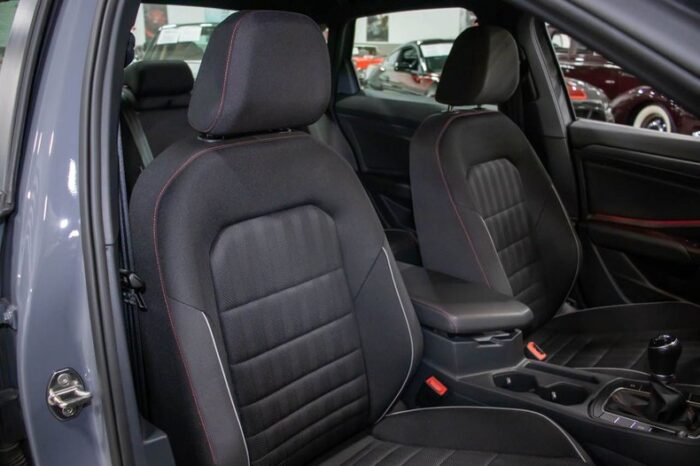 Volkswagen Jetta GLI 35 Aniversario 2019 - Image 20